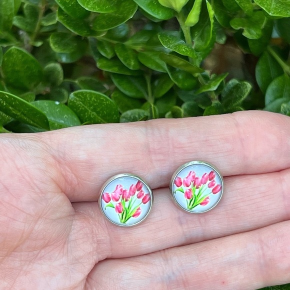 Red Tulip Earrings Inspired earrings Stud Cute Red Bouquet Flower Earring round - Picture 11 of 12